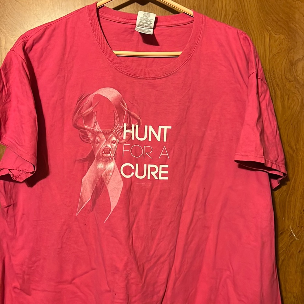 “Goldan “hundred percent cotton 2XL T-shirt hunting for a cure breast cancer